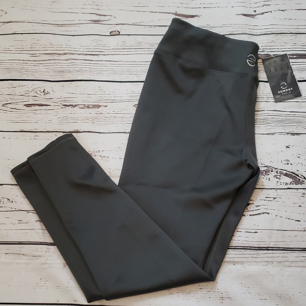 NWT Sunday Oasis Leggings hunter green
